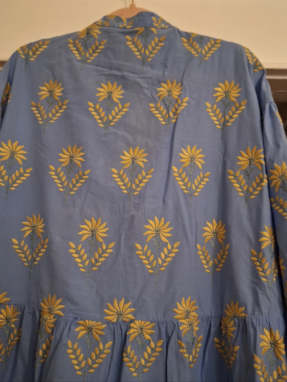 Zara Pale Blue Embroidered Voluminous Dress. Size Large - Picture 6 of 7
